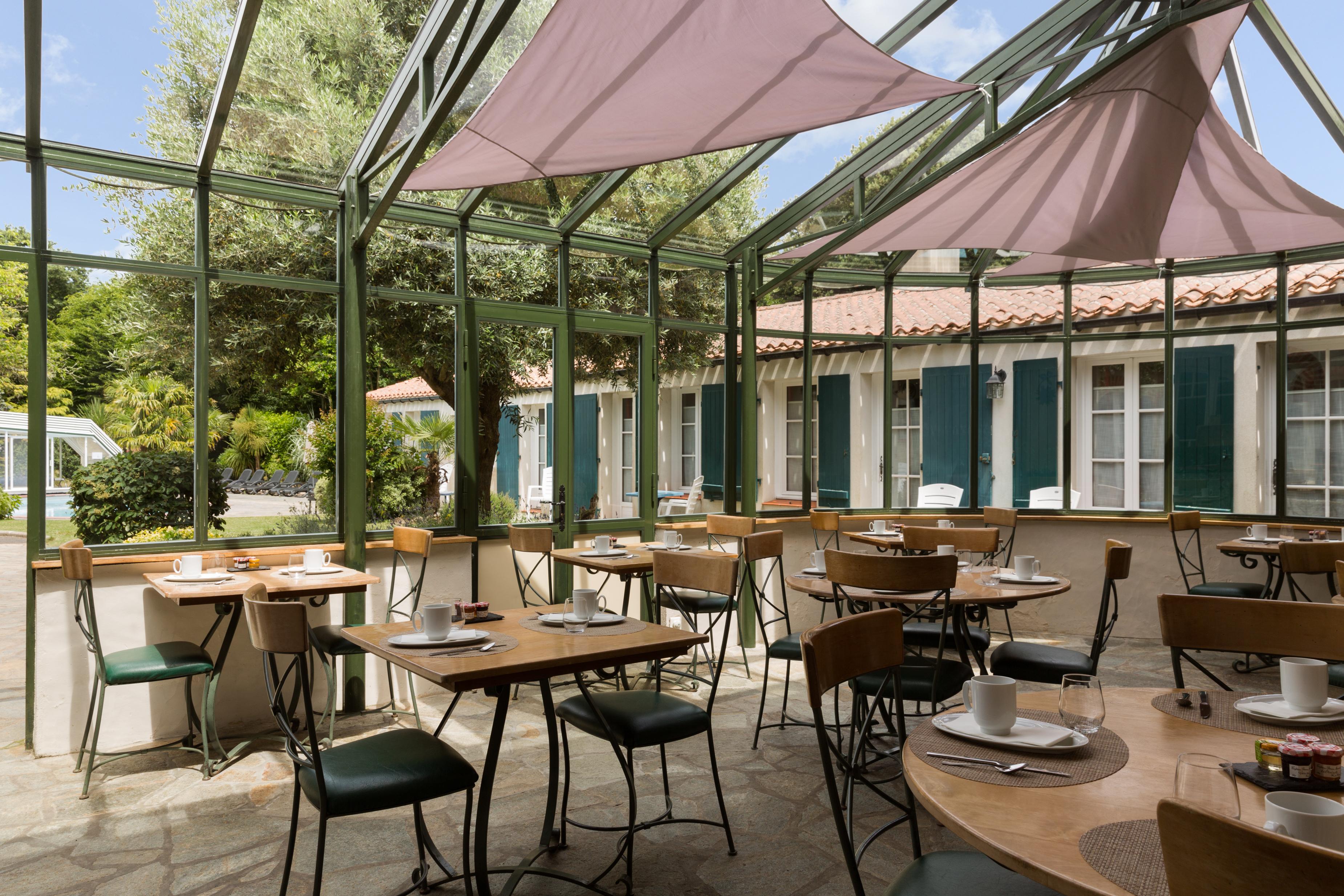 Domaine Le Martinet, The Originals Relais Hotel Bouin  Екстериор снимка