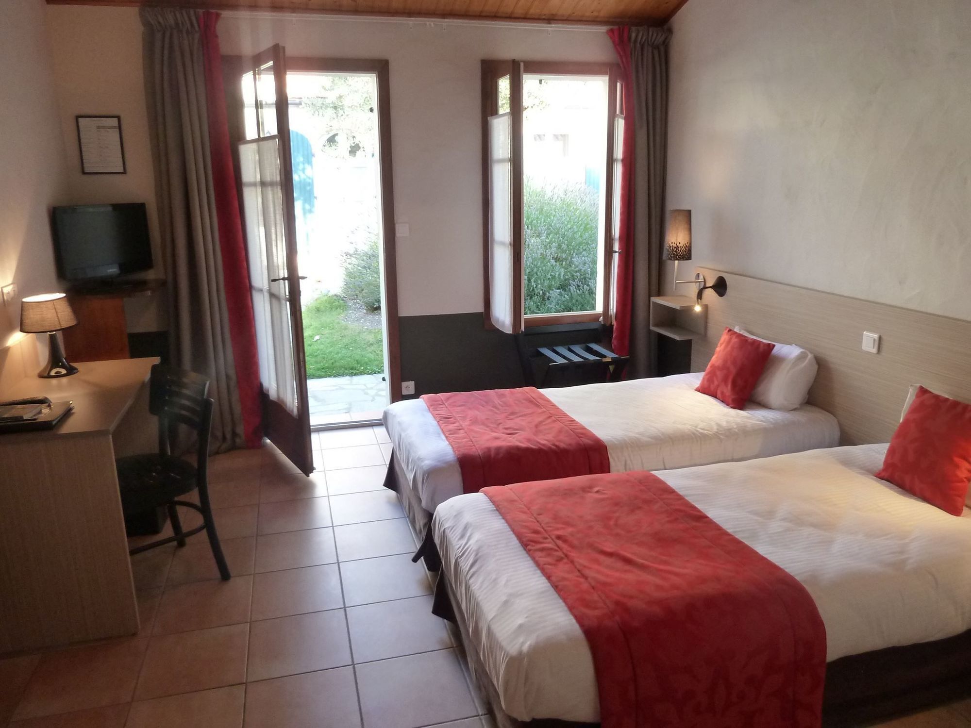 Domaine Le Martinet, The Originals Relais Hotel Bouin  Екстериор снимка